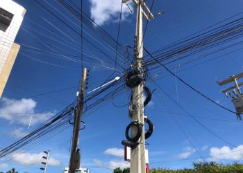 Força-tarefa já recolheu mais de três toneladas de fios e cabos de internet não utilizados em Patos