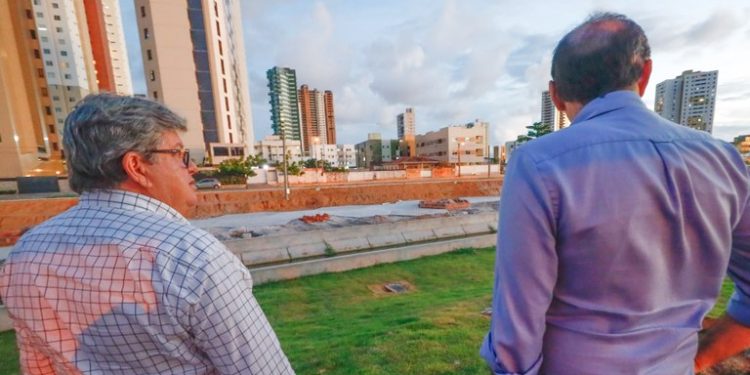João Azevêdo inspeciona obras de infraestrutura, segurança, cultura, esporte e lazer em João Pessoa