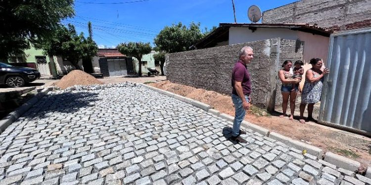 Prefeitura de Patos já pavimentou mais de 78 ruas com investimento superior a R$ 15 milhões