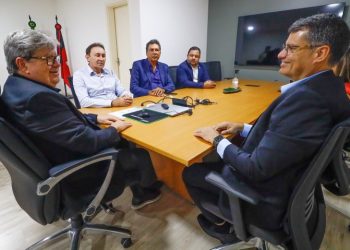 João Azevêdo se reúne com representantes do Conapra e discute ações de segurança no Porto de Cabedelo