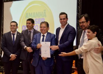 Vice-governador abre 10ª Conferência Estadual de Saúde com assinatura do Pacto Nacional pela Consciência Vacinal