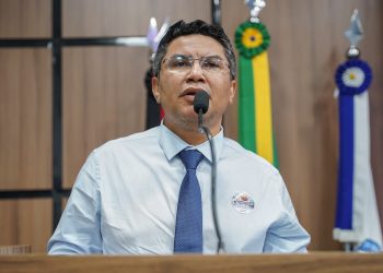 Secretário de Saúde de Patos elogia trabalho dos Alcoólicos Anônimos na sessão dos 50 anos da entidade