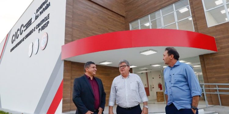 João Azevêdo inspeciona obras de infraestrutura, segurança, cultura, esporte e lazer em João Pessoa