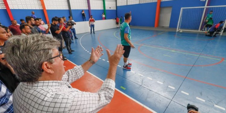 João entrega reforma do ginásio e parque infantil no Instituto dos Cegos de Campina Grande