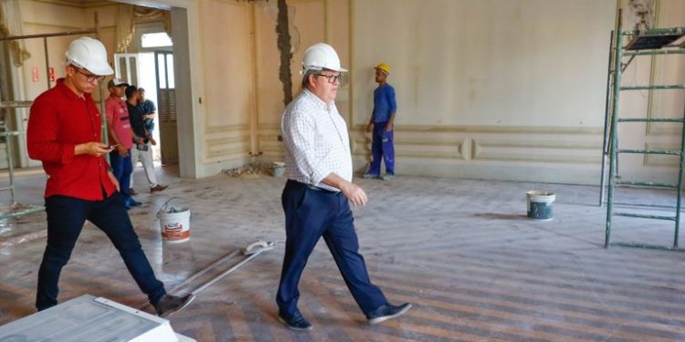 João Azevêdo inspeciona obras de infraestrutura, segurança, cultura, esporte e lazer em João Pessoa