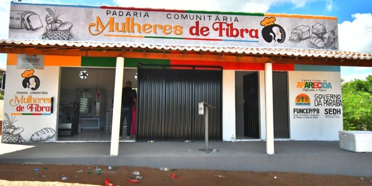 Governo do Estado viabiliza padaria comunitária e ateliê de costura e aumenta renda de mulheres agricultoras