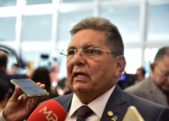 Adriano não declina de convite para Romero se filiar ao Republicanos: “Está de pé”