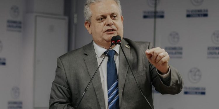 Bosco apresenta emenda para assegurar direitos de servidores do Hospital Edson Ramalho