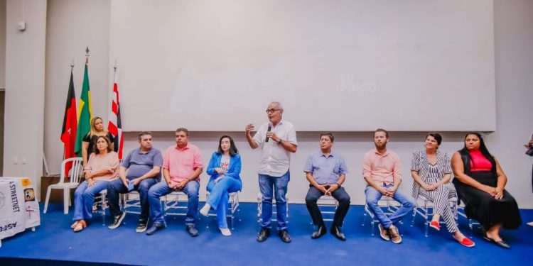 Cícero Lucena libera crédito para padronização das barracas de ambulantes em eventos de João Pessoa