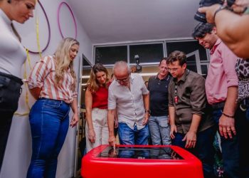 Cícero Lucena visita a EducaMais Expo 2023, que apresenta projetos inovadores da educação municipal