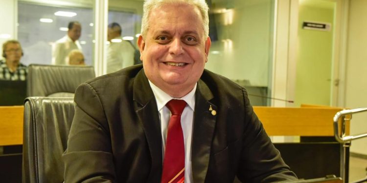 Deputado solicita obras para melhoria da infraestrutura viária e mobilidade na região de Alagoa Grande