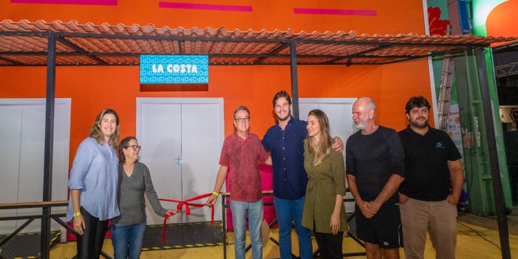 Bruno entrega restaurantes que funcionarão no Parque do Povo durante o Maior São João do Mundo