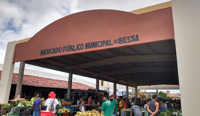 Secretário anuncia início da reforma do mercado do Bessa