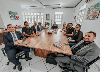 Matheus Bezerra recebe comitiva da cidade de Esperança para conhecer o Programa Minha Casa de Papel Passado