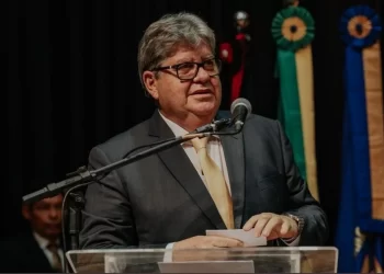 João celebra mudança na política de preços da Petrobras: “medida acertada”
