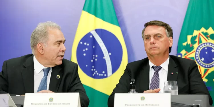 Queiroga acredita que Bolsonaro teria sido reeleito se tivesse tomado a vacina contra a Covid-19
