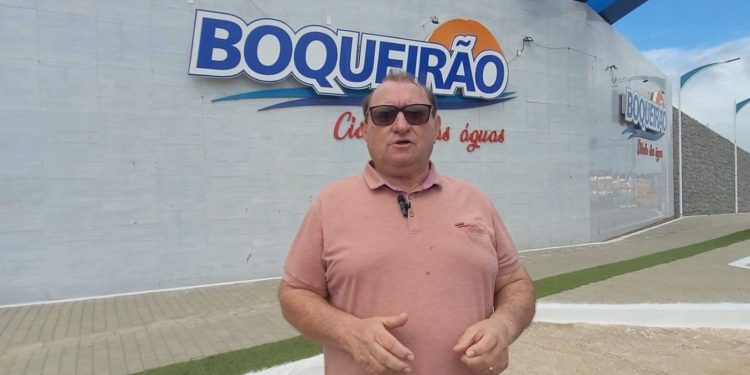 VEJA: Prefeito paraibano viraliza após cair ‘de cara no chão’ durante partida de vôlei