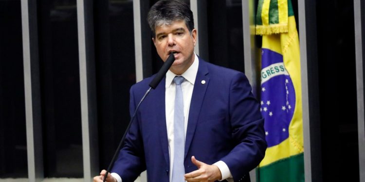 Projeto de Ruy garante que pacientes submetidos à mastectomia tenham direito a acompanhante