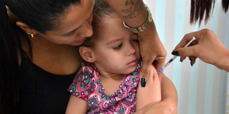 Vacinação itinerante visitará oito comunidades para imunizar crianças contra a Influenza