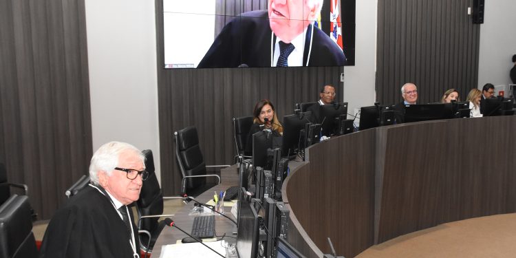 Marcos William é homenageado pelo Pleno em sua última sessão como desembargador do TJPB