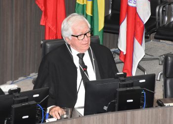 Marcos William é homenageado pelo Pleno em sua última sessão como desembargador do TJPB