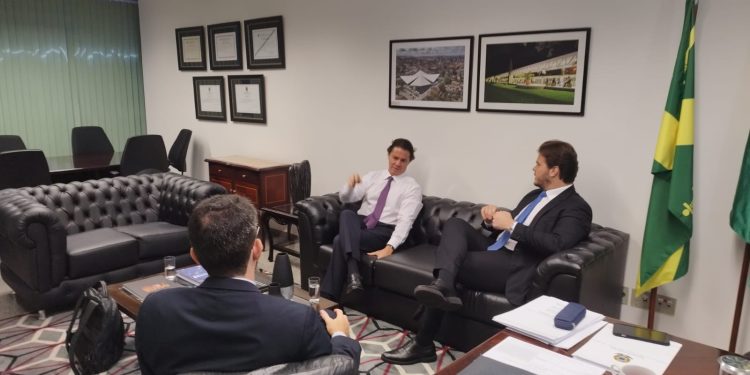 EXCLUSIVO: Bruno se reúne com Veneziano e fala de disposição para aliança com o senador