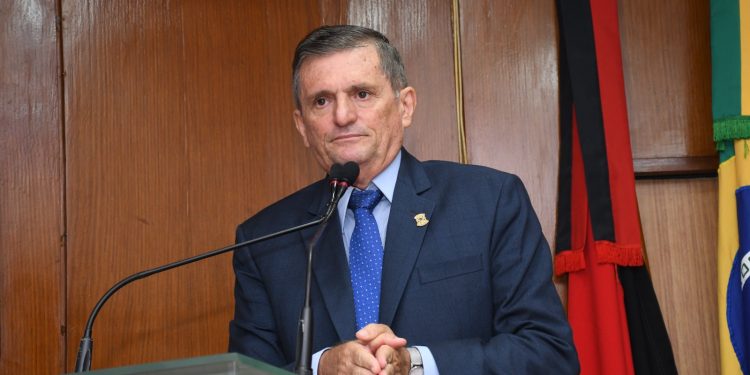 CPI da Banda Larga: mais de cinco toneladas de fios inoperantes são retirados de bairros do litoral