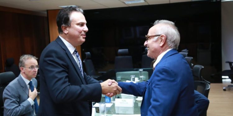 Cícero Lucena encontra ministro da Educação e pede mais escolas para João Pessoa