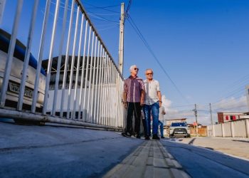 Cícero entrega pavimentação de mais seis ruas no bairro Colinas do Sul