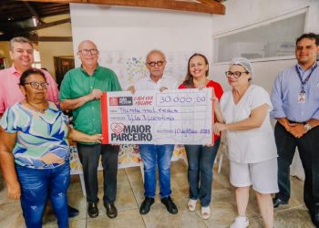Cícero Lucena libera recursos para apoiar a Vila Vicentina