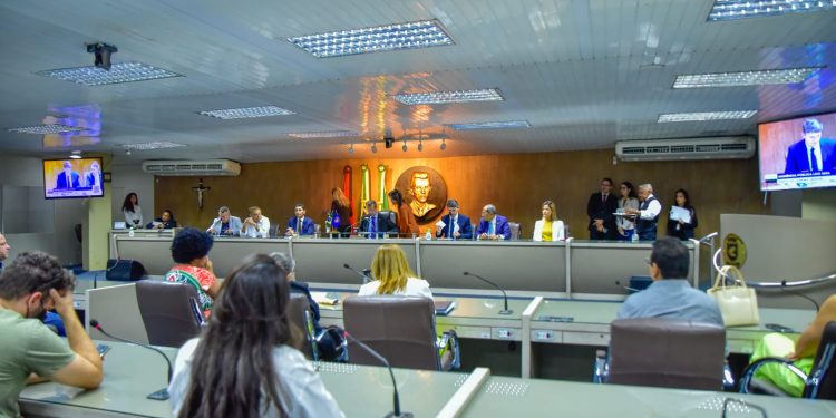 ALPB debate LDO 2024 durante audiência pública itinerante em Campina Grande