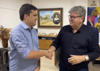 Gilbertinho participa de audiência com João, agradece e entrega novos pleitos para o Sertão paraibano