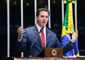 Proposto por Veneziano, Senado aprova ‘Voto de Louvor’ aos 40 anos do Maior São João do Mundo