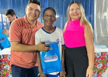 Projeto Novos Olhares entrega novos óculos gratuitos para alunos de Patos