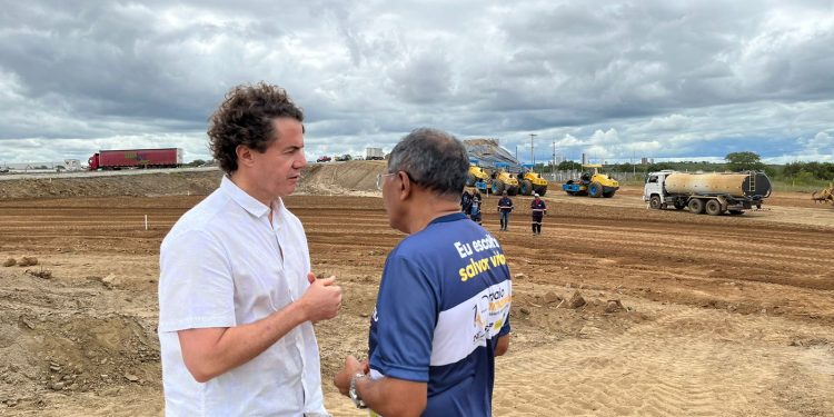 Veneziano confirma que primeiro viaduto da duplicação da BR 230, em Campina Grande, será inaugurado em novembro