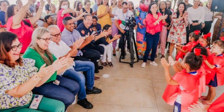 Cícero abre programação da Semana do Bebê e entrega kits de higiene