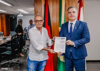 Cícero e presidente do TRT-13 assinam cooperação para implantação do Centro Integrado de Justiça Social