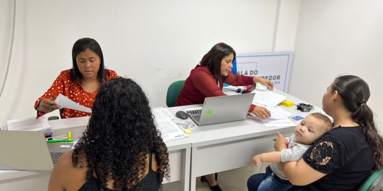 Comerciantes assinam contratos de crédito liberados pela Prefeitura de Santa Rita para alavancar negócios
