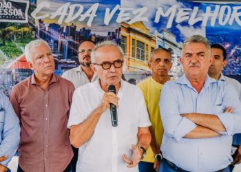Cícero Lucena inaugura obras de pavimentação e urbanização no Geisel