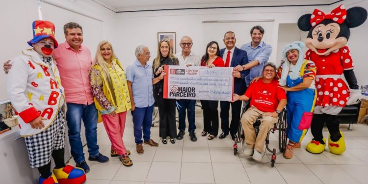 Cícero Lucena libera R$ 147 mil para apoiar trabalho da AC Social