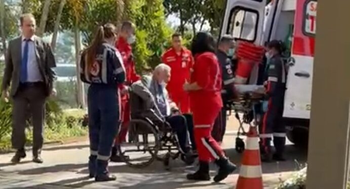 Prefeito de Cajazeiras passa mal e é levado para o Hospital Sírio Libanês, em Brasília