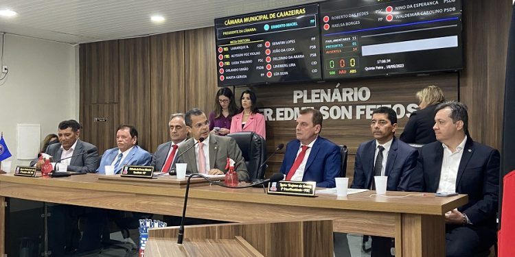 Assembleia Legislativa debate LDO 2024 durante audiência pública em Cajazeiras