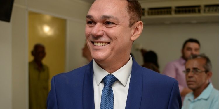 Prefeito de Jardim do Seridó, Amazan pode ser candidato a deputado pela Paraíba