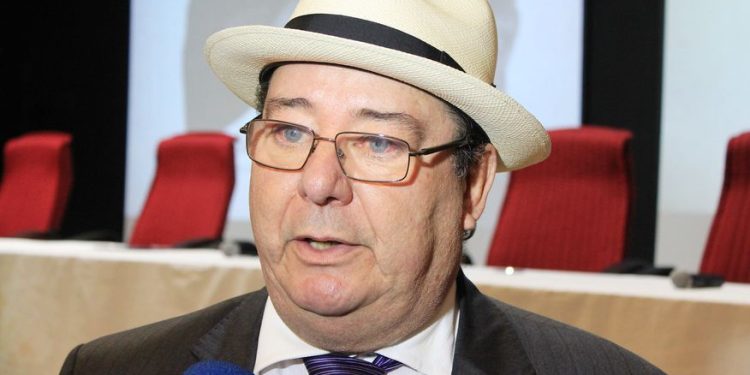 STF mantém afastamento de Arthur Cunha Lima do TCE-PB