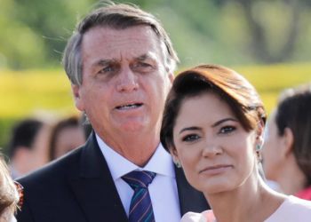 Polícia Federal apreende celulares de Bolsonaro e Michelle