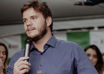 Bruno sanciona Lei que garante distribuição de medicamentos à base de Cannabis em Campina Grande