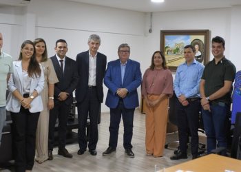 João discute andamento do Projeto Amar com representantes do BID