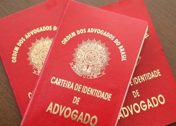 Polícia prende falsa advogada enquanto atuava em júri na Paraíba