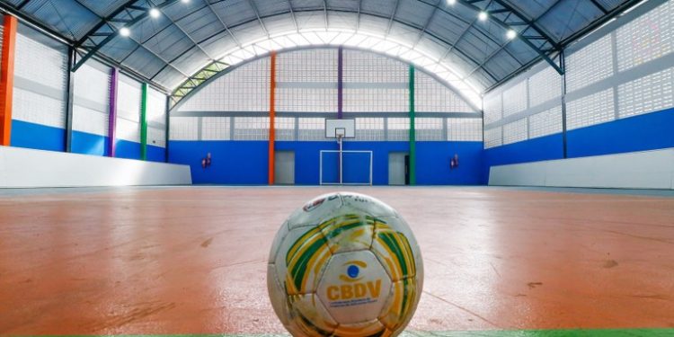 João entrega reforma do ginásio e parque infantil no Instituto dos Cegos de Campina Grande