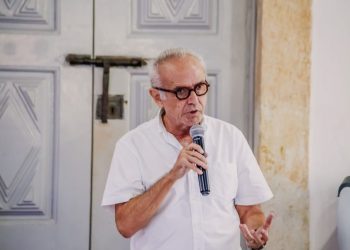 Prefeito anuncia doação de R$ 700 mil para o projeto de restauração do acervo do Centro Cultural São Francisco